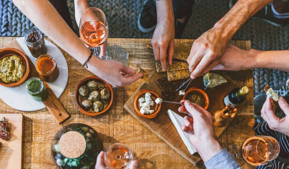 L’art de l’apéritif : 4 façons de réinventer vos moments de partage