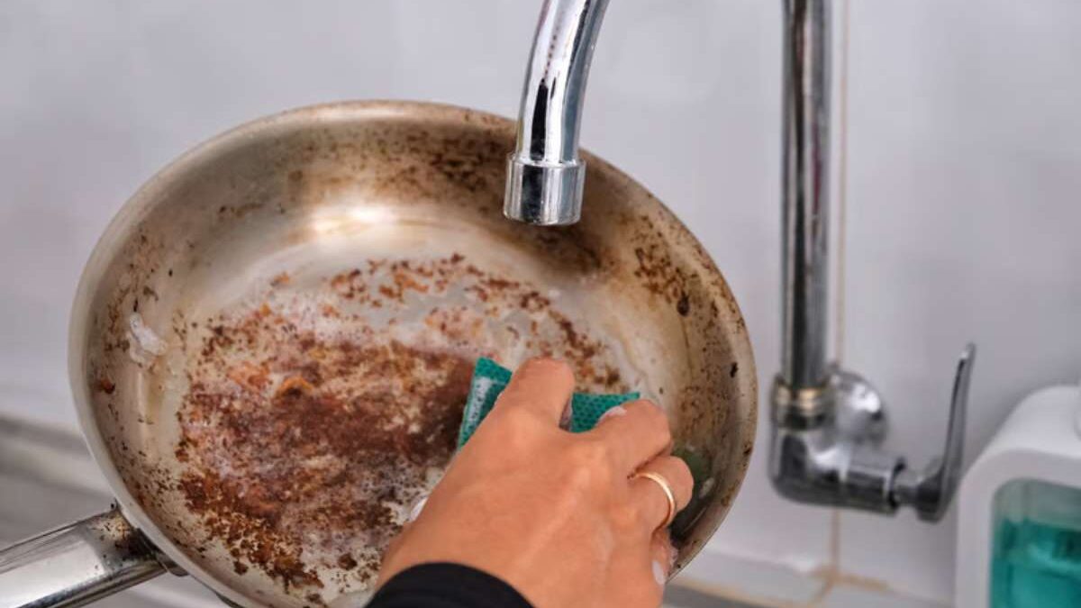 Poêle inox : comment la nettoyer sans l'abîmer ?